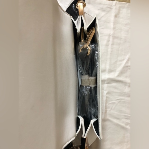 AKIRA NO TURNING BLACK AND WHITE HANDBAG WITH SHOULDER STRAP - Picture 4 of 8